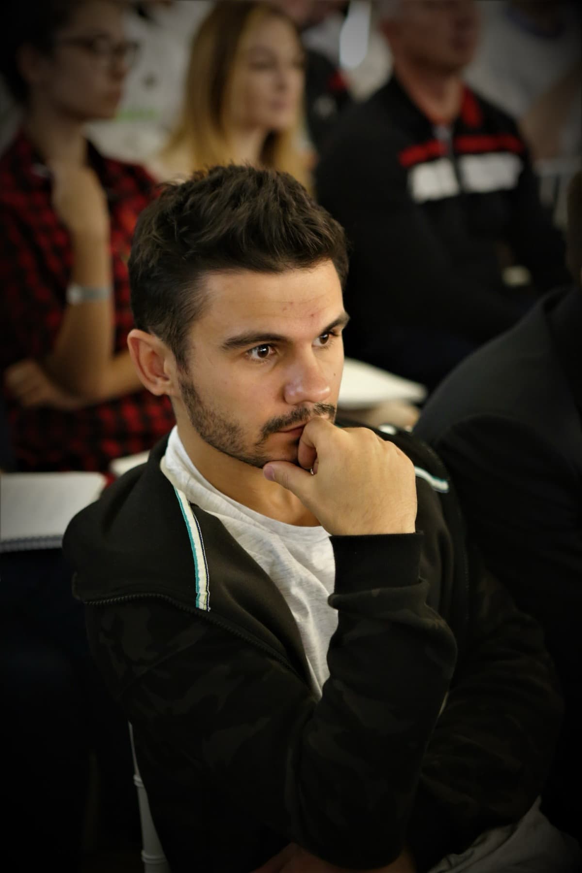 Иван Зверев